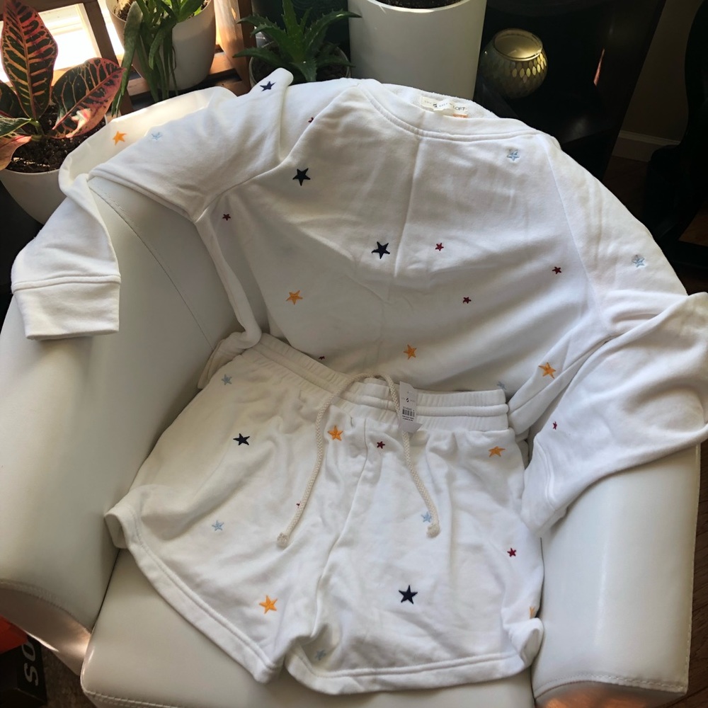 Lou & Grey matching star pattern sweatshirt and shorts.